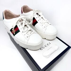 Gucci White Athletic Shoes with Red and Green Stripes in good condition